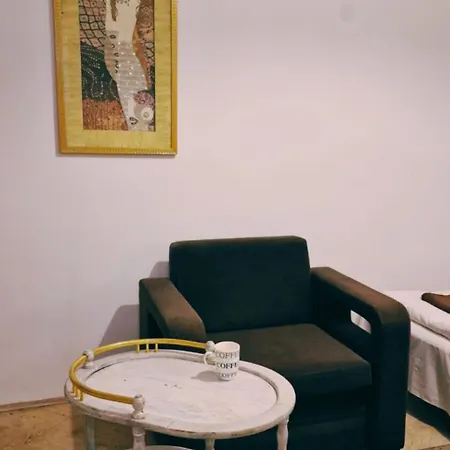 Διαμέρισμα A In The Heart Of Warsaws Praga District Βαρσοβία